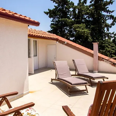 Apartment Flat W Sea View Terrace 1 Min To Beach In